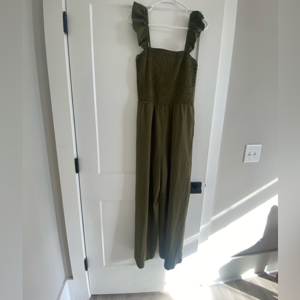 Olive Green Sleeveless Jumpsuit - Picture 2 of 4